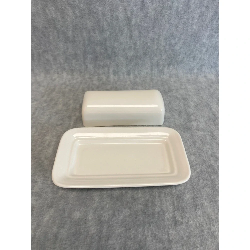 White Ceramic Butter Dish with Lid, Modern Kitchen Tableware, Serving‎ Dish